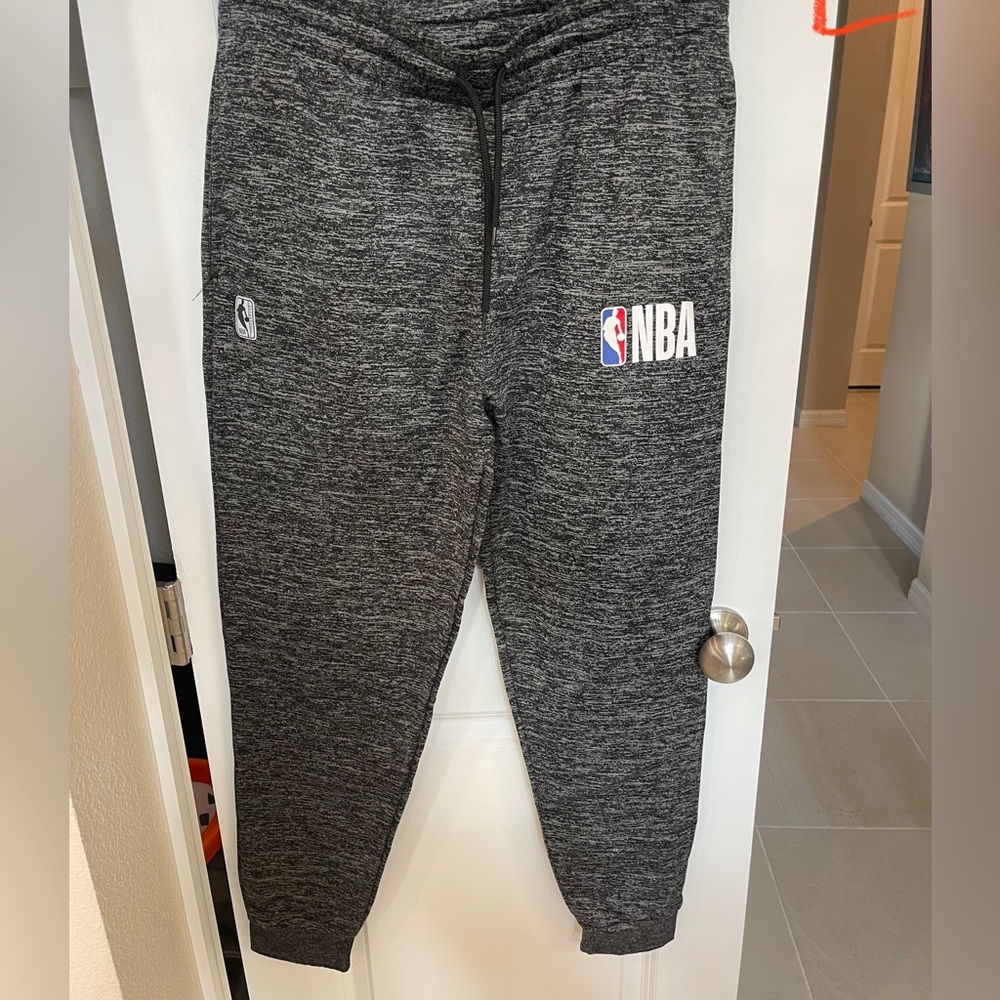 Men’s NBA joggers large